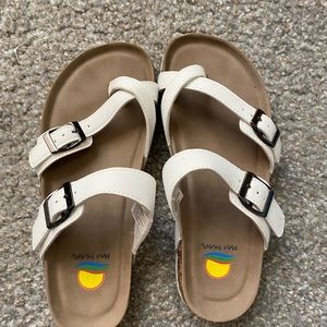 toe strapped sandals